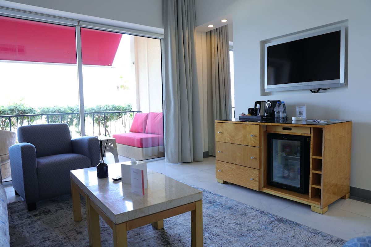 Suíte premium, 1 cama King | 1 quarto, roupas de cama premium, frigobar, cofres nos quartos