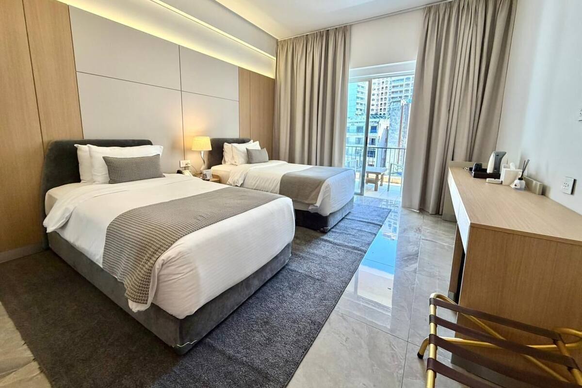 Premium bedding, minibar, in-room safe, desk