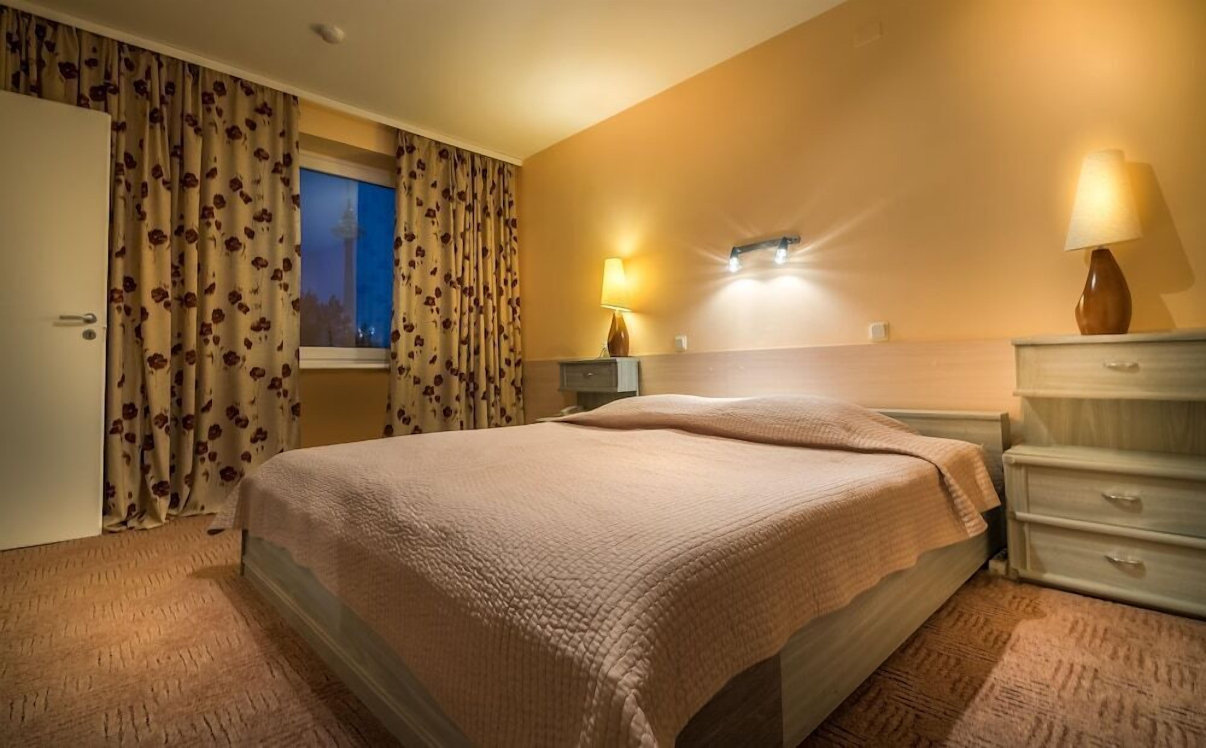 Desk, free WiFi, bed sheets