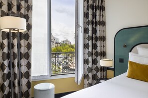 Kamar Klasik | Seprai premium, minibar, brankas, dan didekorasi berbeda-beda