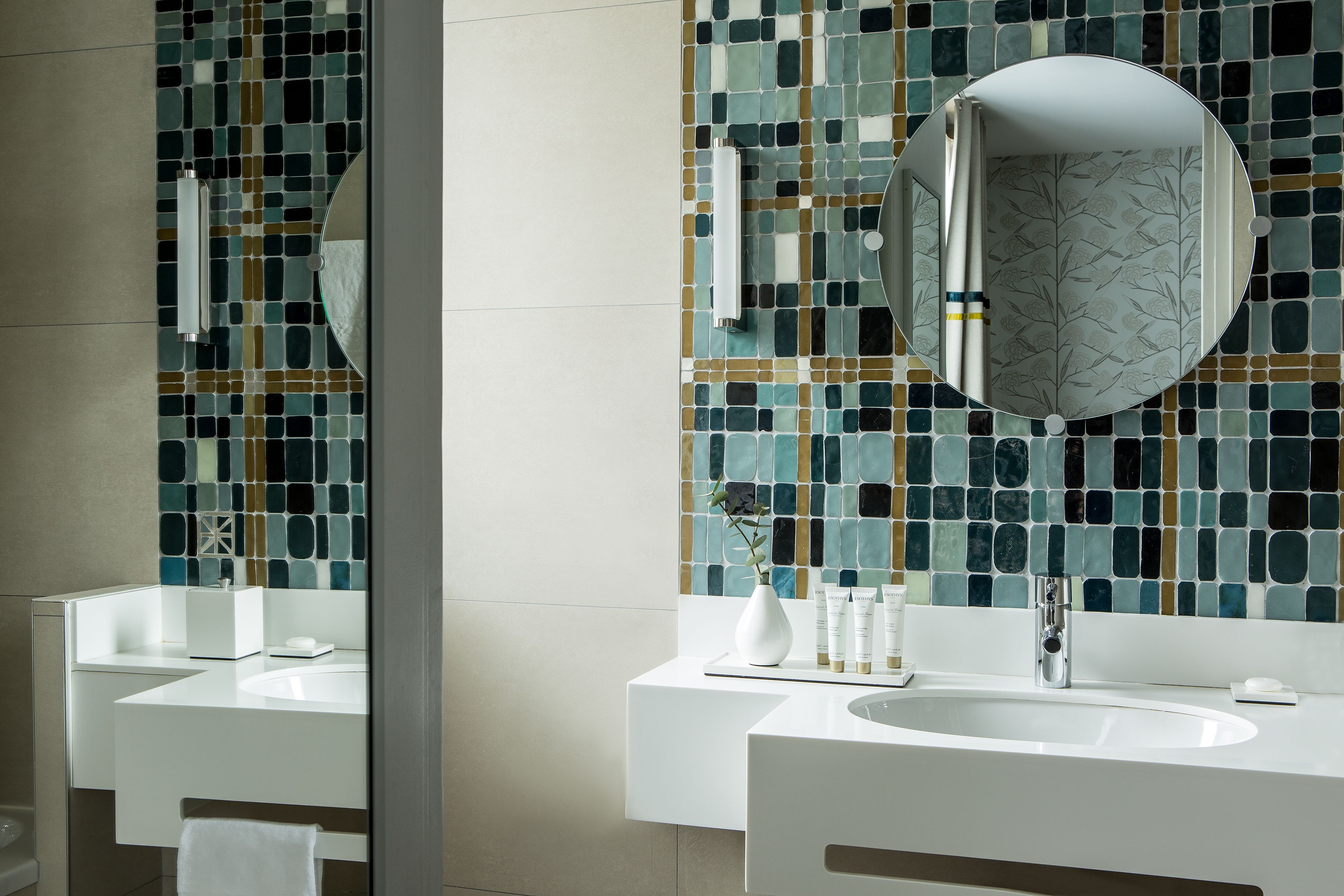 classic room | bathroom | free toiletries, hair dryer, towels