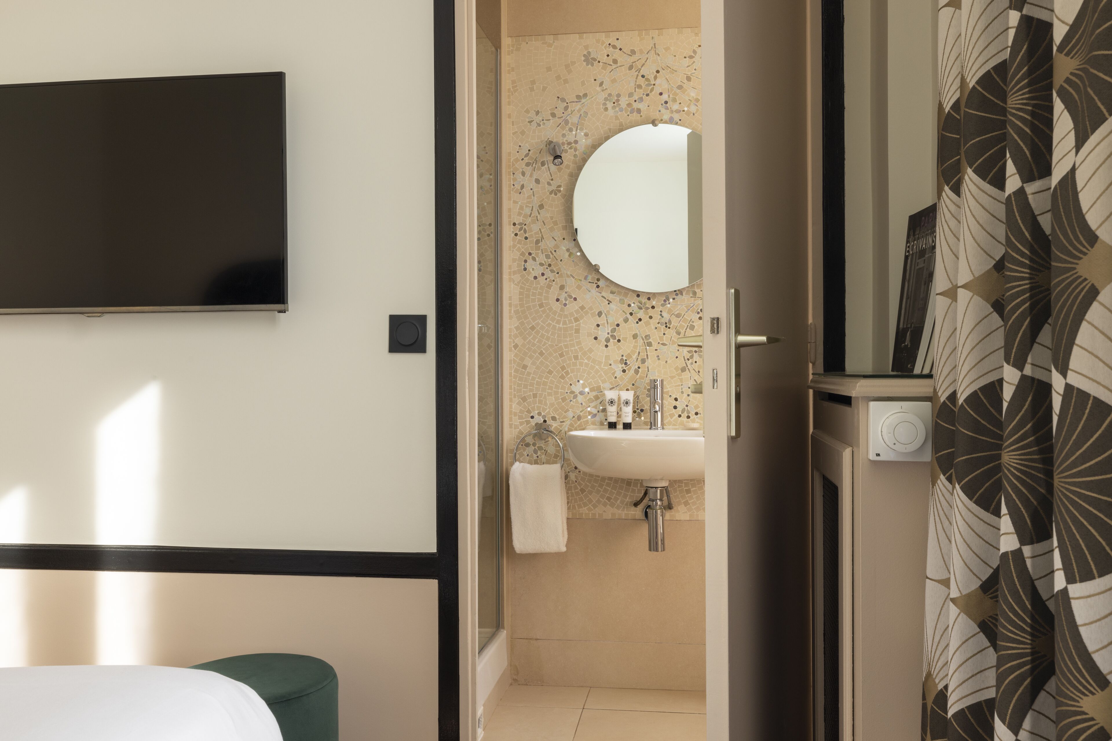 cosy room  | bathroom | free toiletries, hair dryer, towels