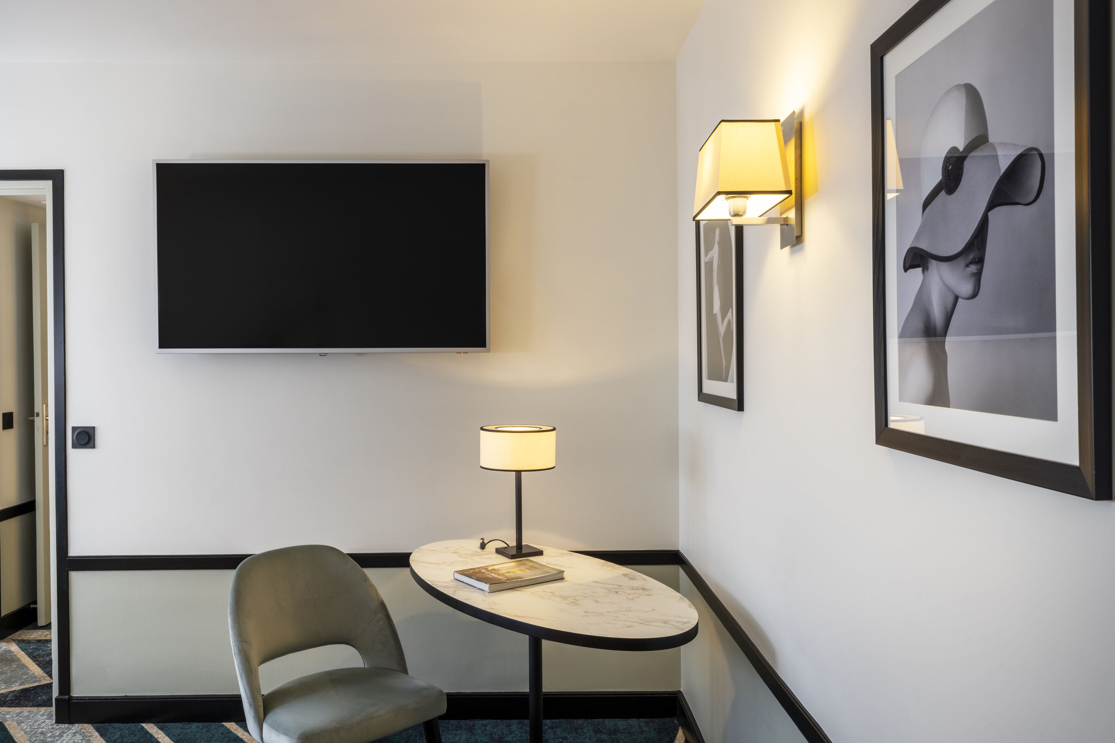 family suite | living area | flat-screen tv