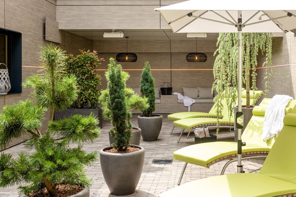 couples treatment room(s), sauna, steam room, body treatments