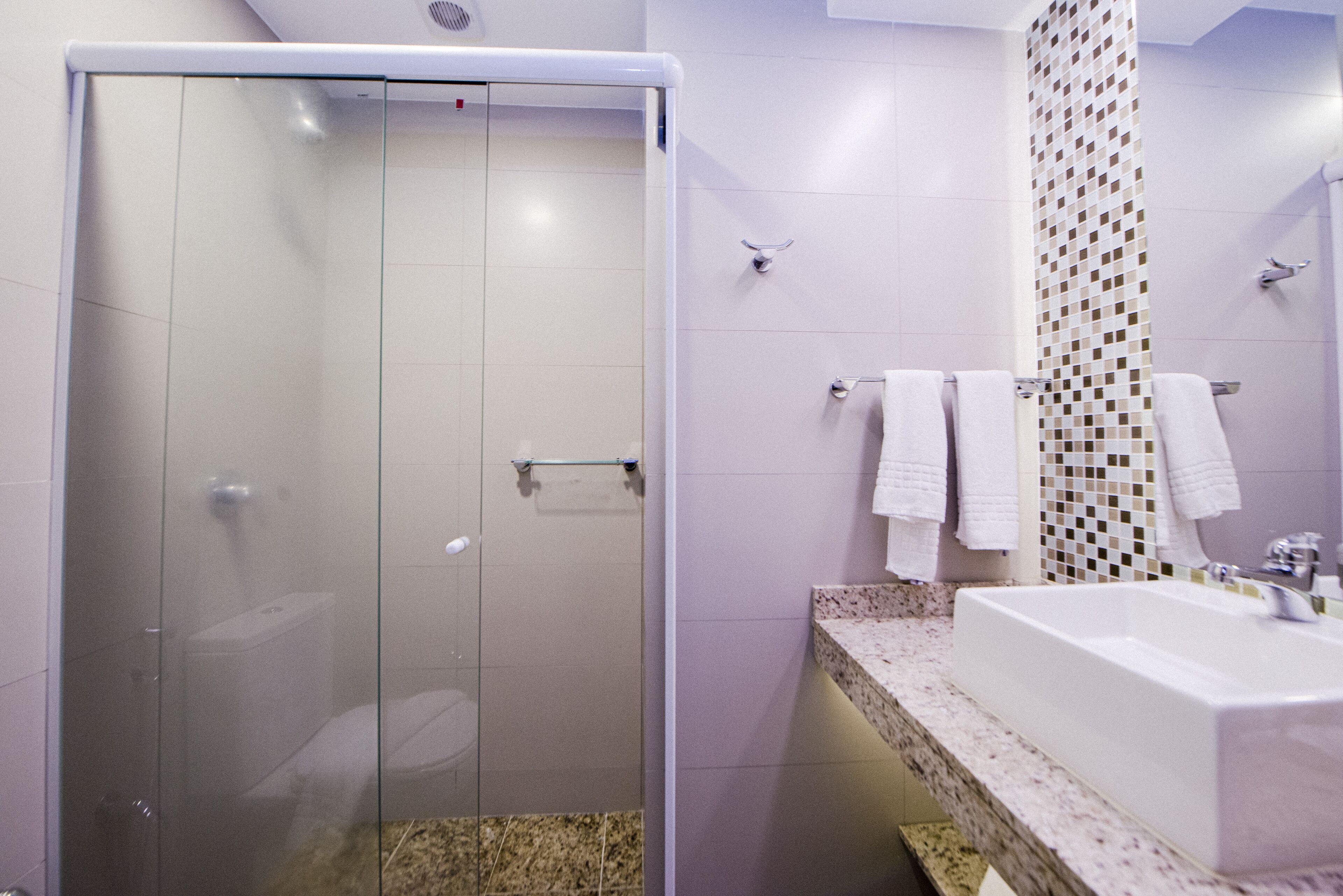 duplex, 1 double bed | bathroom | shower, eco-friendly toiletries, hair dryer, towels