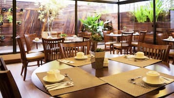 Daily buffet breakfast (BRL 65.00 per person)