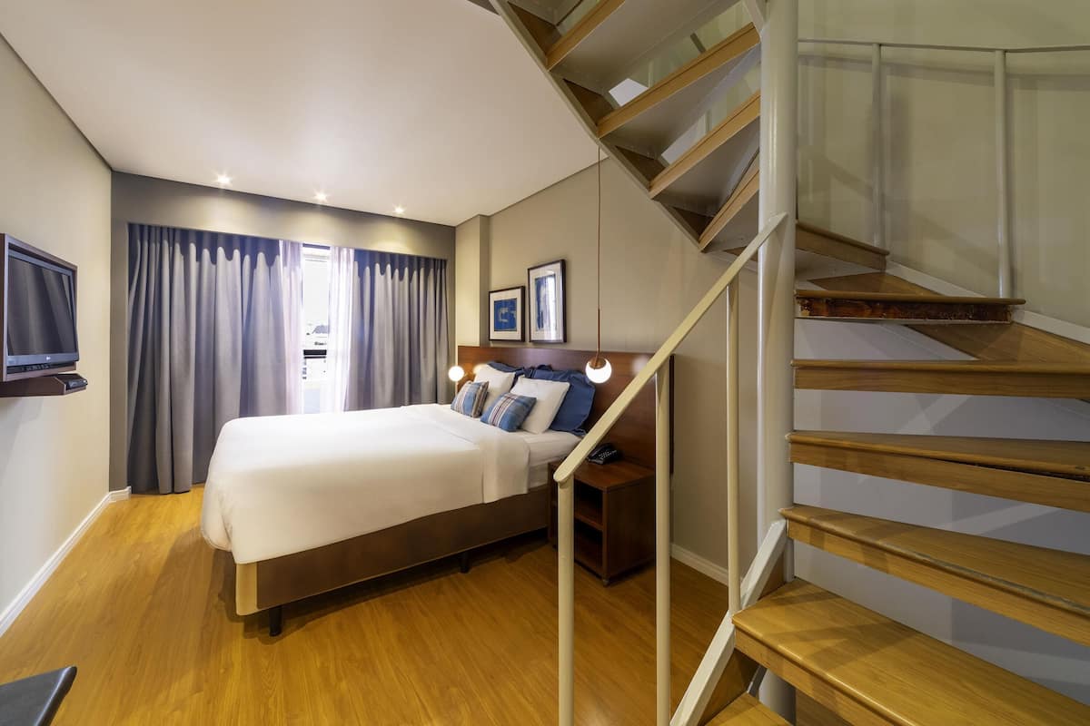 Duplex, 1 cama de casal | Roupas de cama antialérgicas, frigobar, cofres nos quartos, escrivaninha