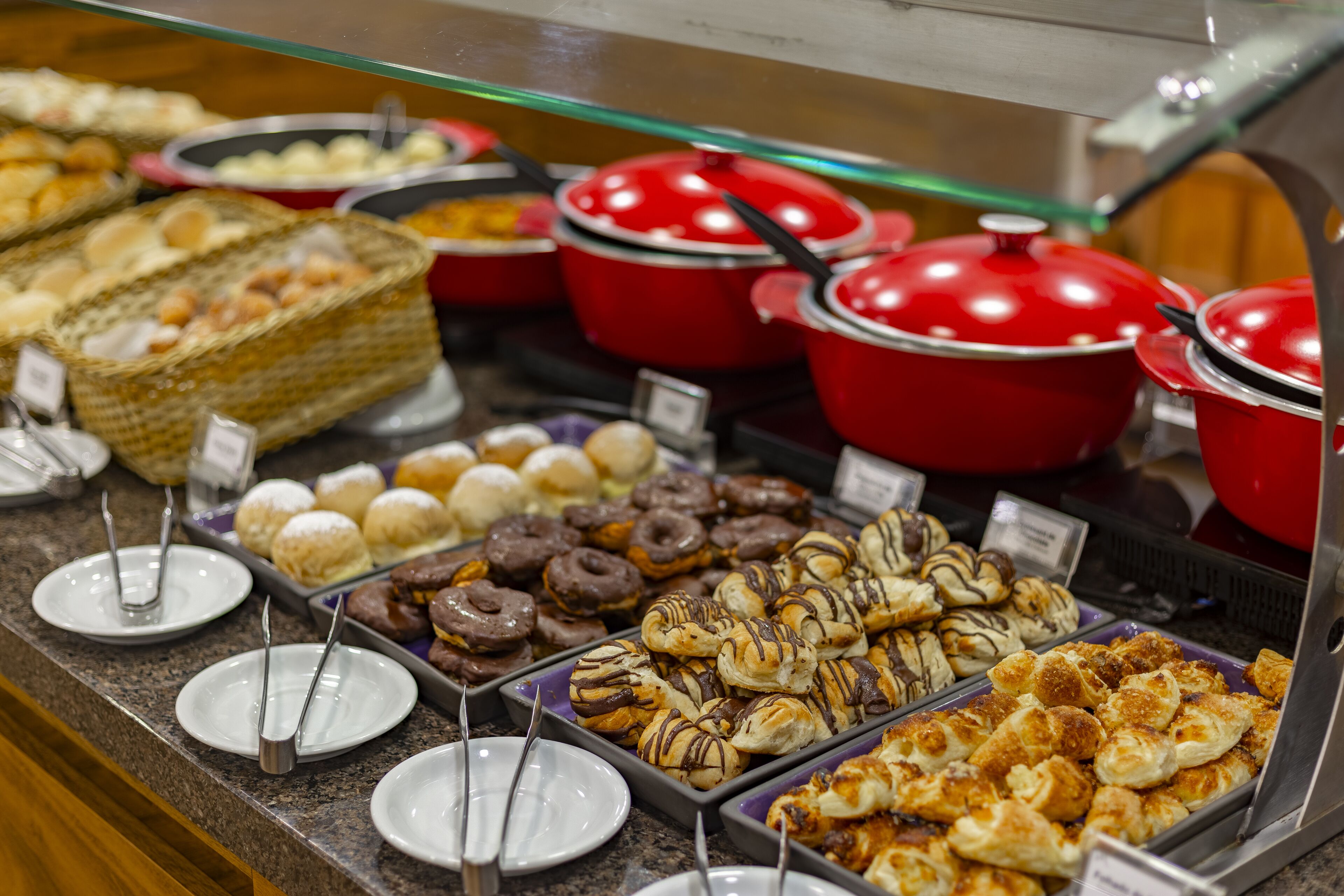 daily buffet breakfast (brl 65.00 per person)