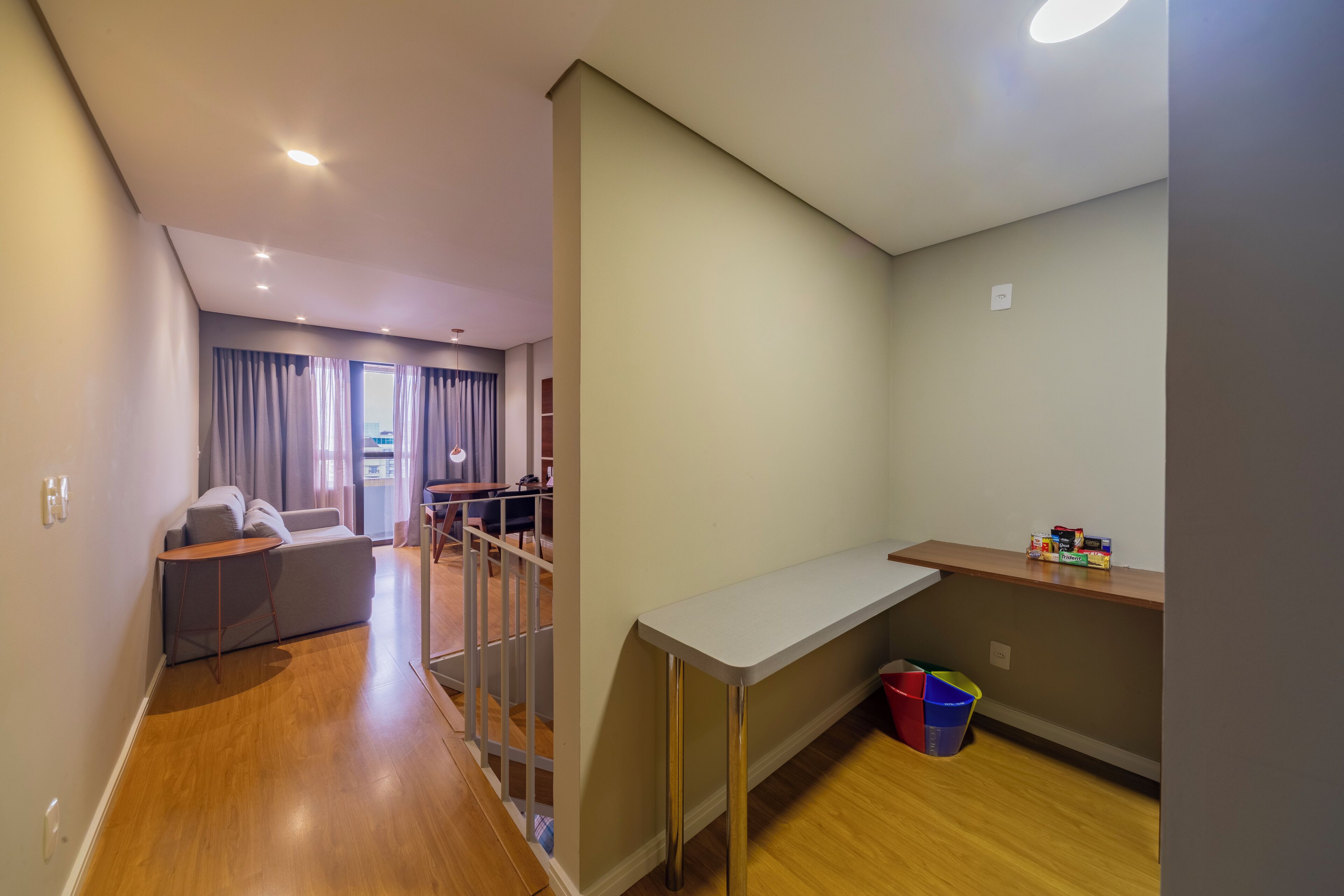 Duplex, 1 cama de casal | Roupas de cama antialérgicas, frigobar, cofres nos quartos, escrivaninha