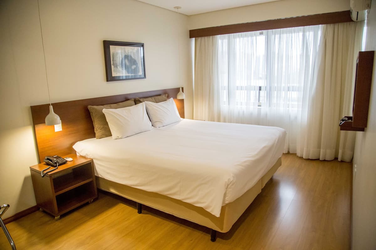 Superior Room, 1 Double Bed | Hypo-allergenic bedding, minibar, in-room safe, desk