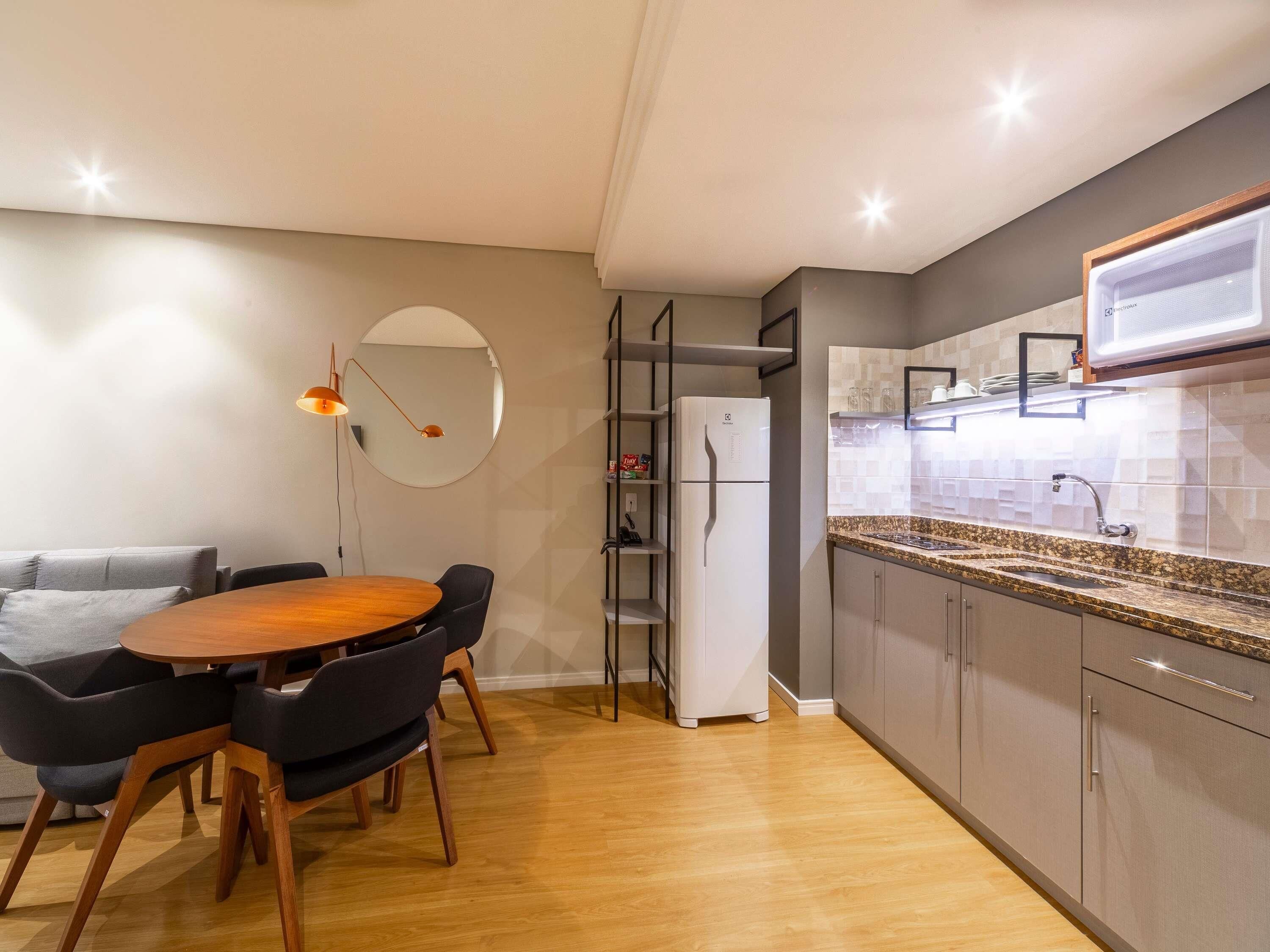 Habitación familiar, varias camas | Ropa de cama hipoalergénica y minibar 