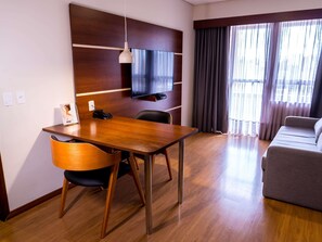 Hypo-allergenic bedding, minibar, in-room safe, desk