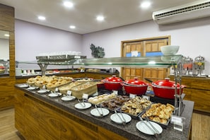 Desayuno buffet diario (BRL 60.00 por persona)