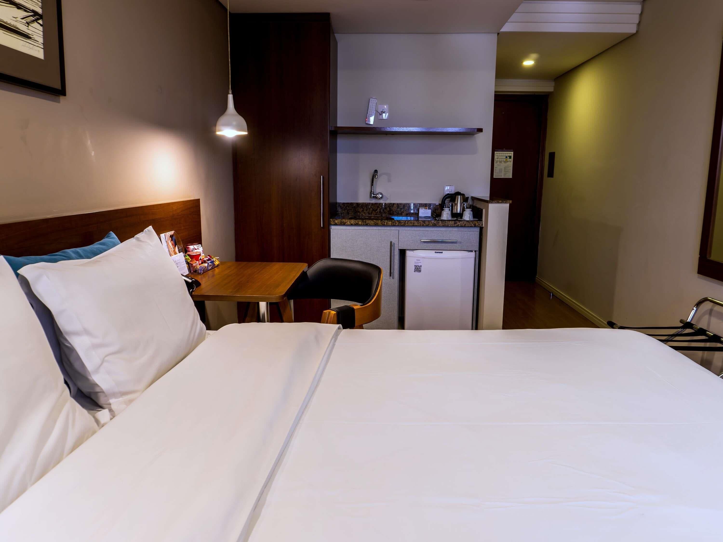 Standard Room, 1 Double Bed | Hypo-allergenic bedding, minibar, in-room safe, desk