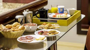 Daily buffet breakfast (BRL 70.00 per person)