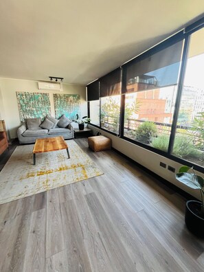 Deluxe Penthouse | 1 bedroom, minibar, in-room safe, iron/ironing board