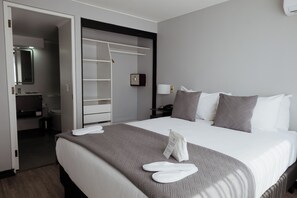 Minibar, Zimmersafe, Bügeleisen/Bügelbrett, kostenloses WLAN