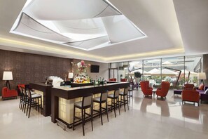 2 barer/lounger, bar ved poolen