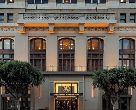 Exterior. Los Angeles Athletic Club