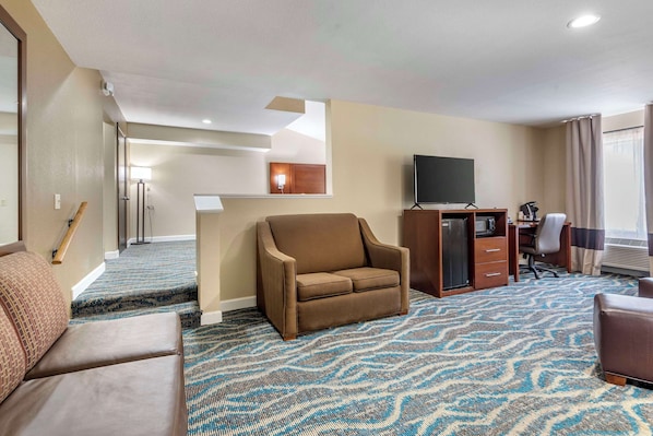 Suite, 1 King Bed with Sofa bed, Non Smoking | Premium bedding, in-room safe, desk, laptop workspace