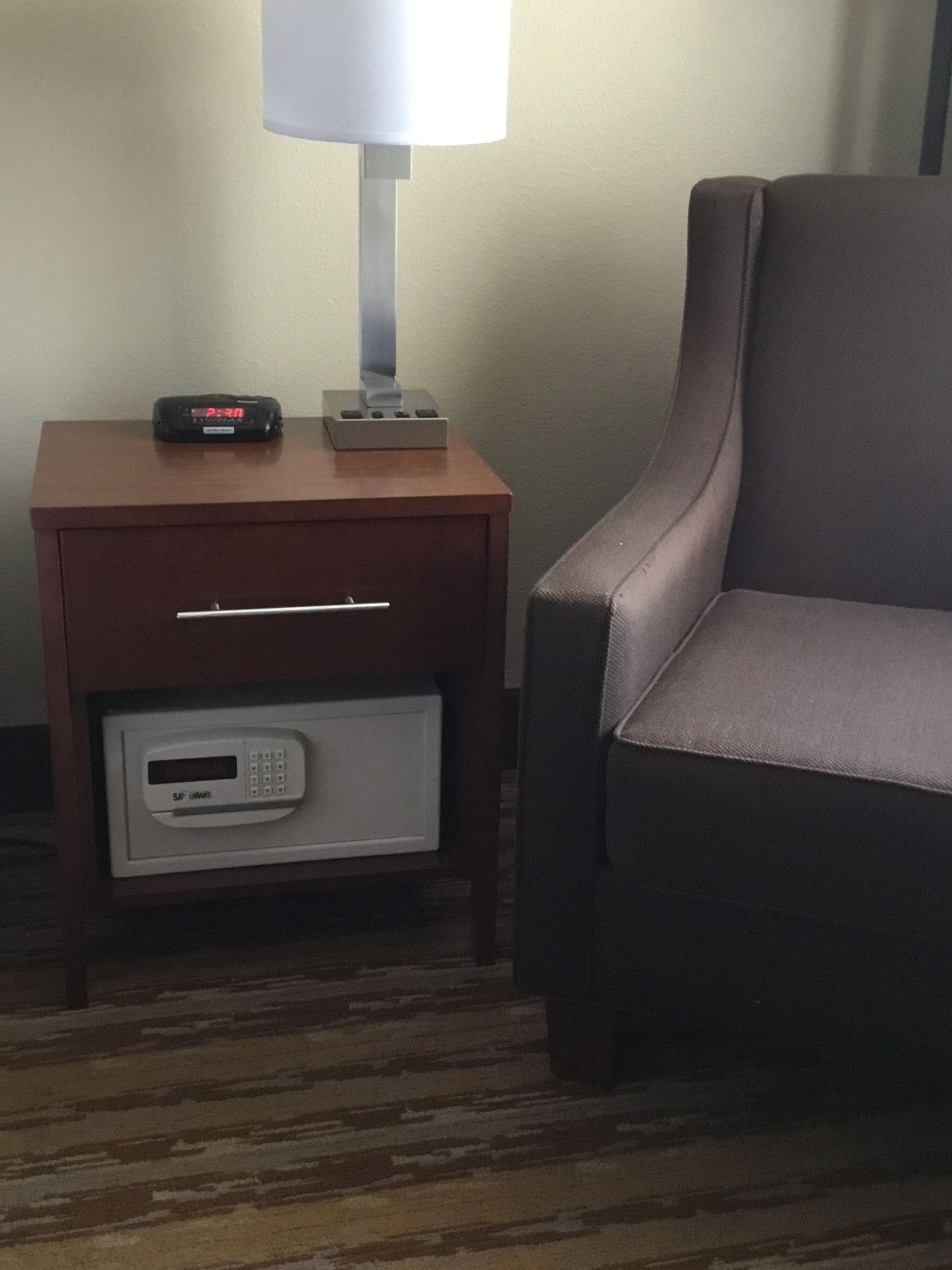 premium bedding, in-room safe, desk, laptop workspace