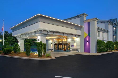 Spark by Hilton Asheville Blue Ridge Parkway