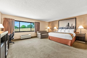 Studio Suite, 1 King Bed with Sofa bed, Non Smoking