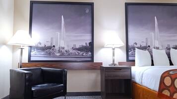 Room, 1 Queen Bed, Accessible, Non Smoking (Mobility Accessible) | Pillowtop beds, desk, laptop workspace, iron/ironing board