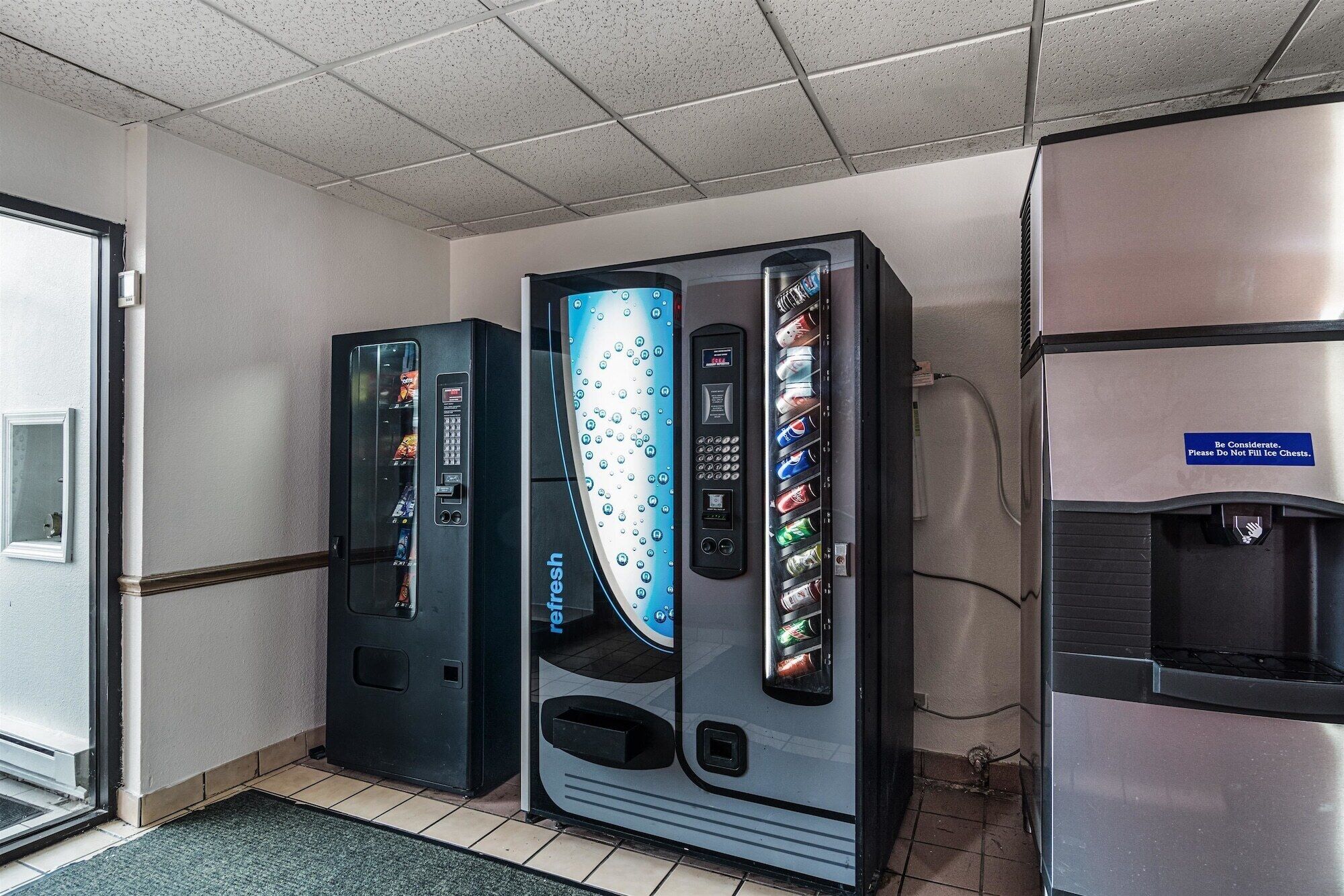 Photo - Motel 6-Libertyville, IL