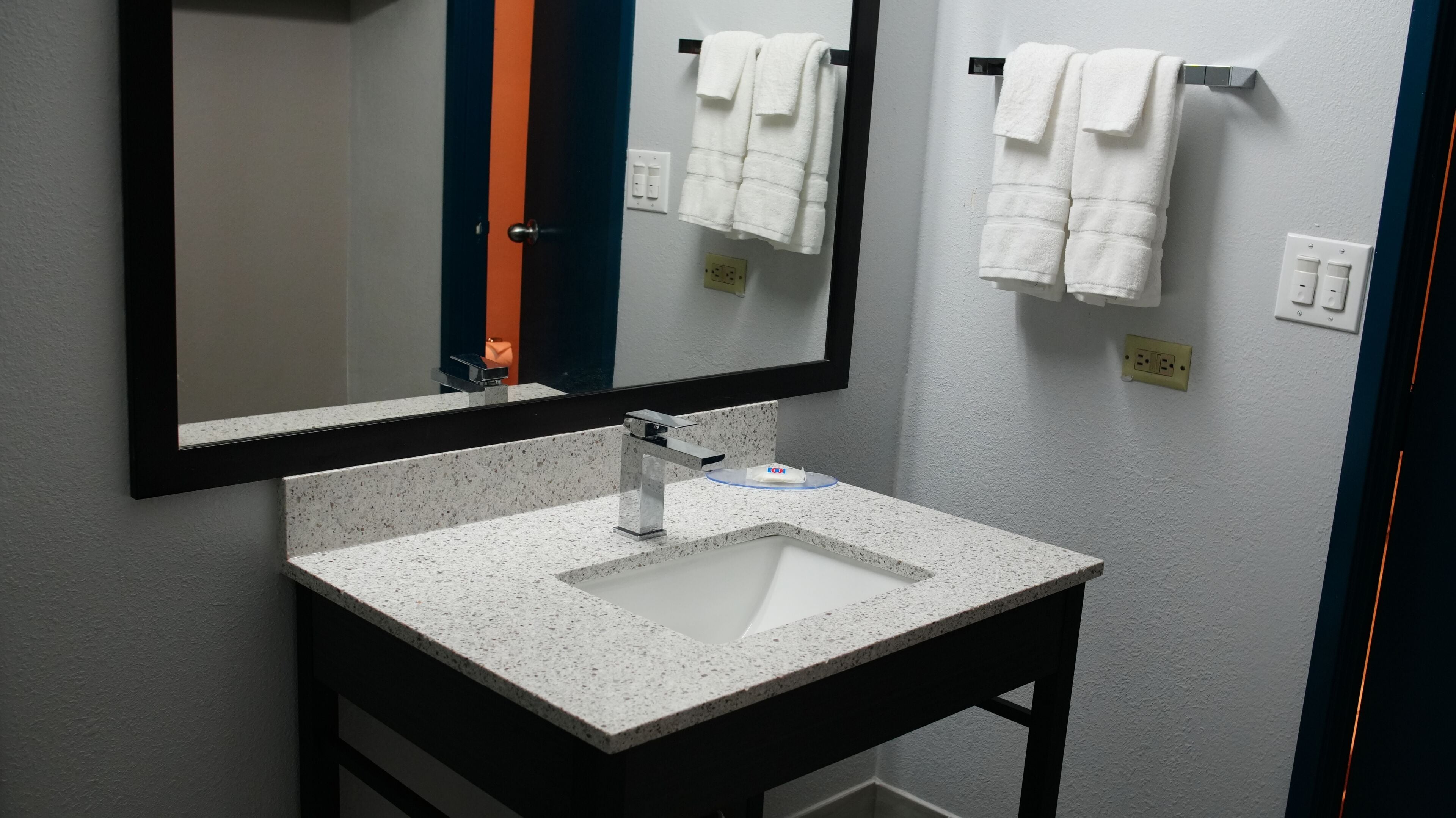 Photo - Motel 6 Libertyville, IL