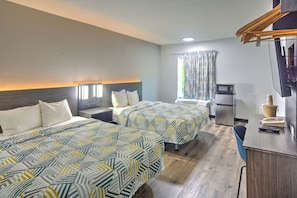 Standard Room, 2 Queen Beds, Non Smoking | Desk, laptop workspace, iron/ironing board, free WiFi - Motel 6 Libertyville, IL (Libertyville)