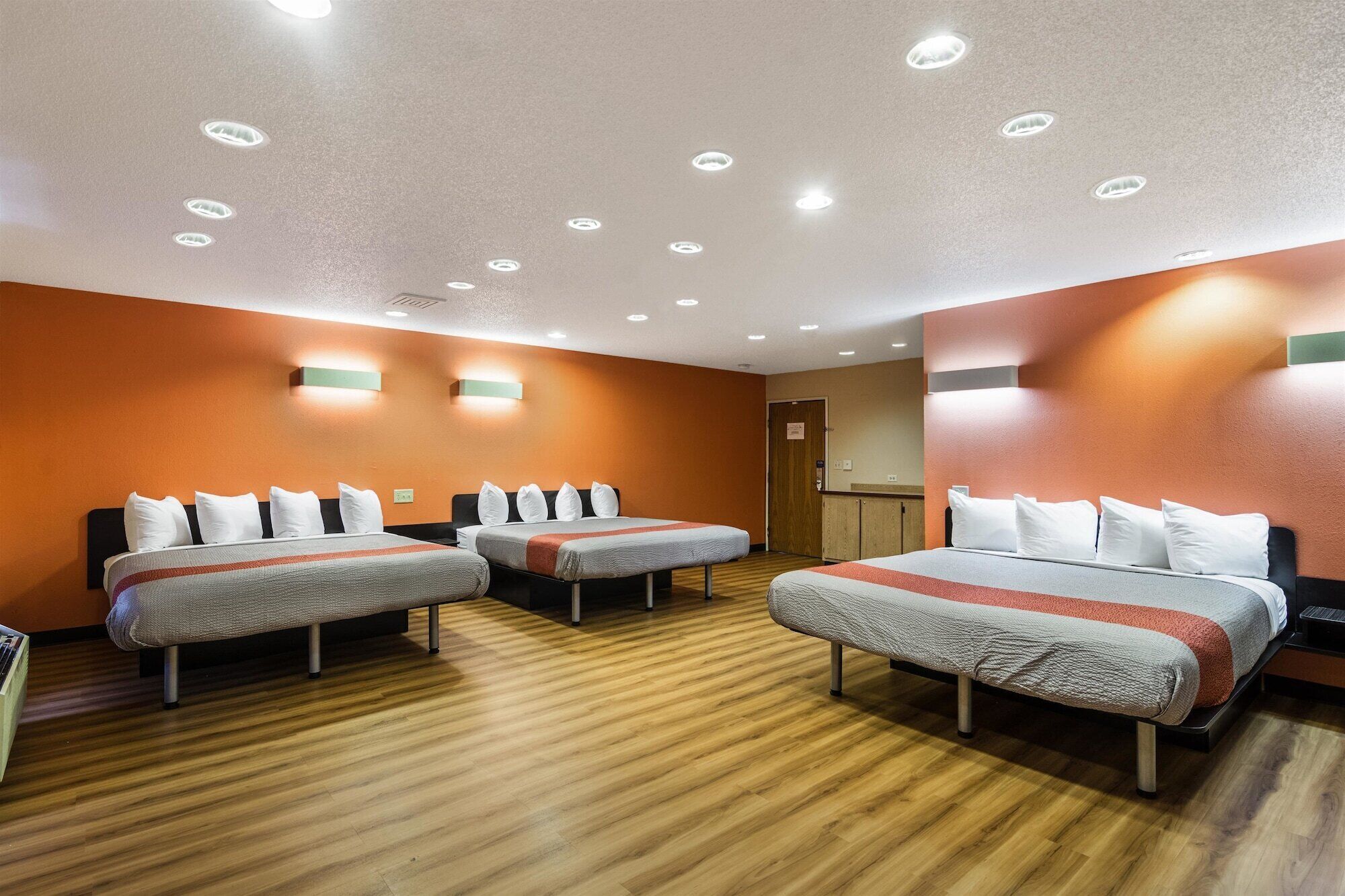 Photo - Motel 6-Libertyville, IL