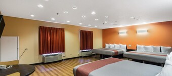 Motel 6 Libertyville, IL