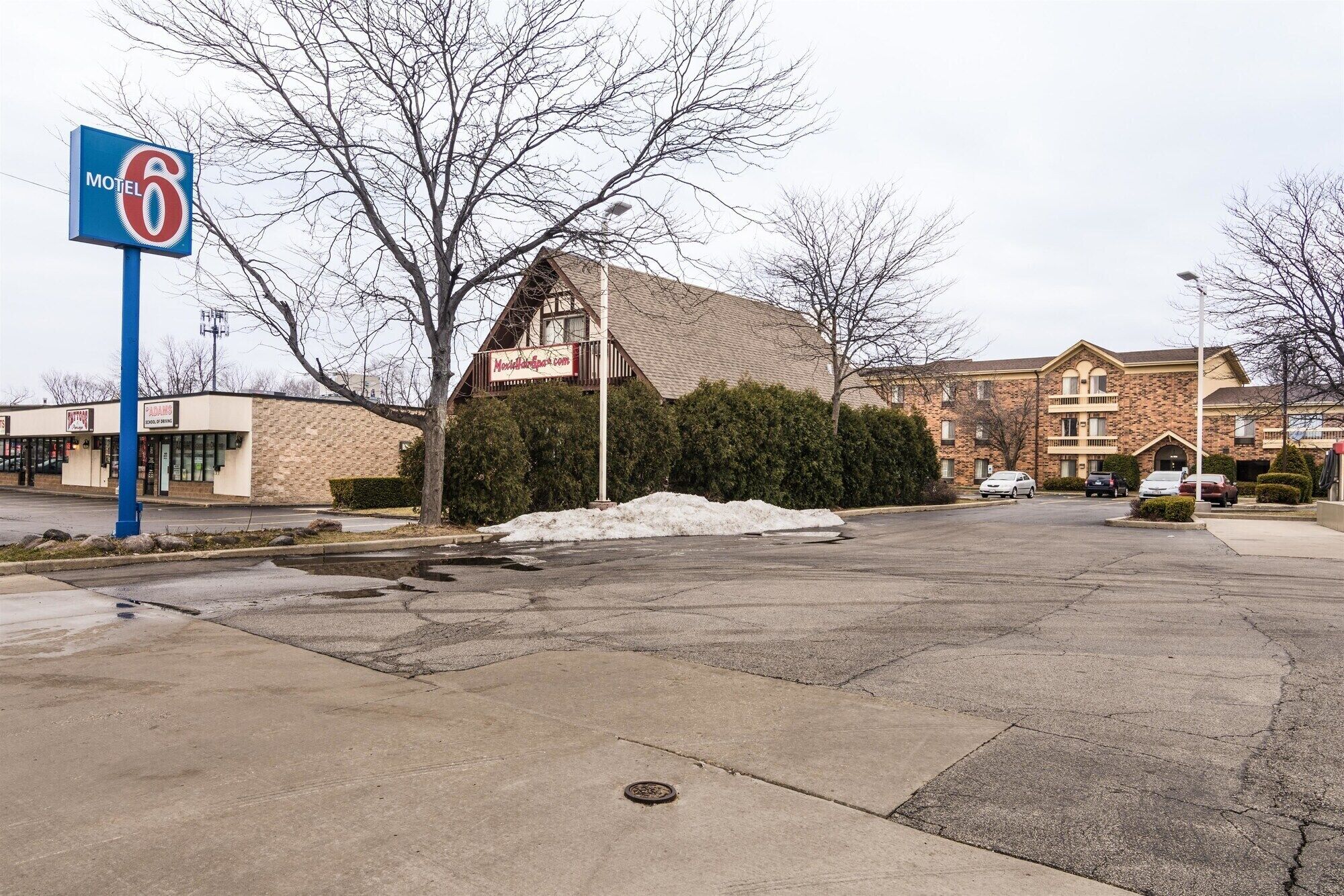Photo - Motel 6-Libertyville, IL