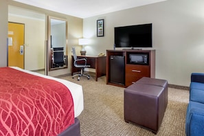 Suite, 1 King Bed with Sofa bed, Non Smoking
