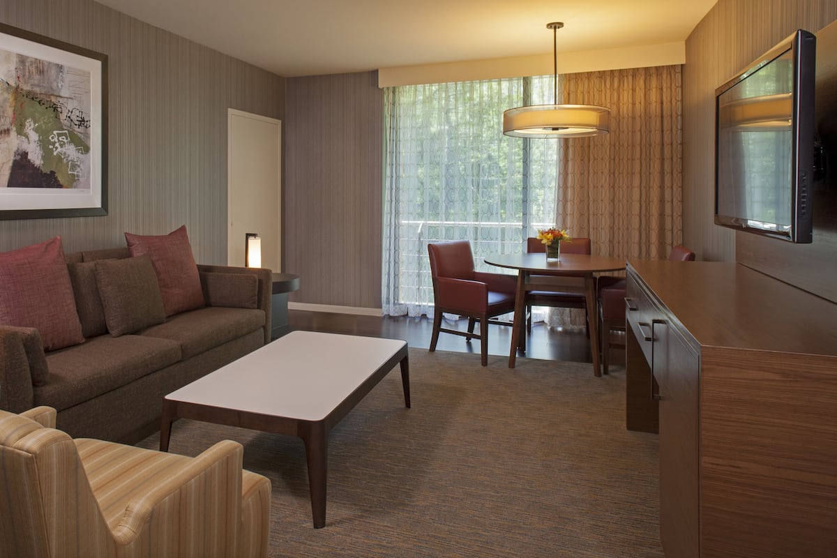 Premium bedding, down comforters, pillowtop beds, in-room safe
