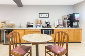 Desayuno continental incluido todos los días 