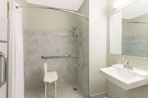 Room, 1 Queen Bed, Accessible, Non Smoking (Mobility/Hearing, Roll-In Shower) | Accessible bathroom