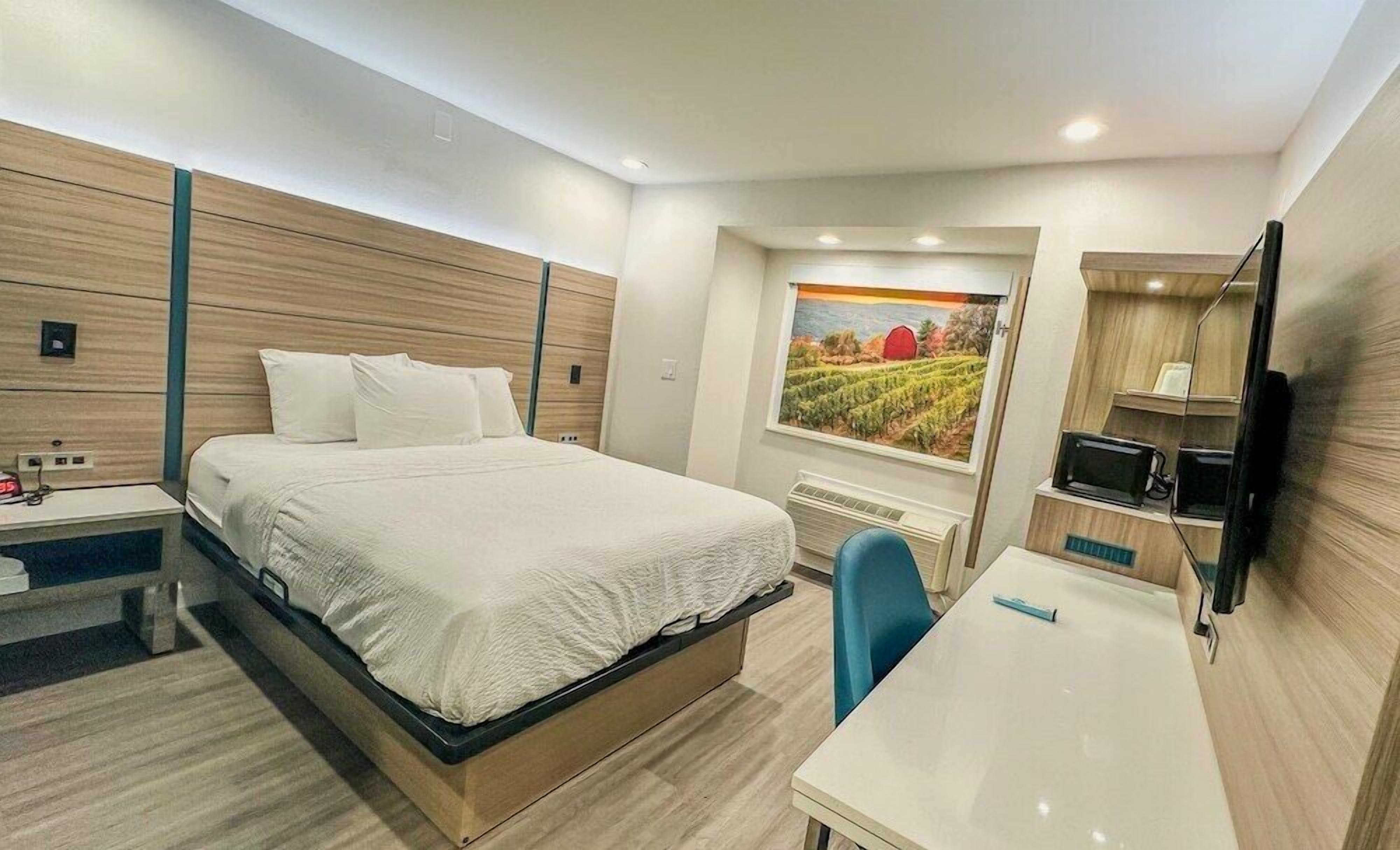 Premium bedding, pillowtop beds, desk, iron/ironing board