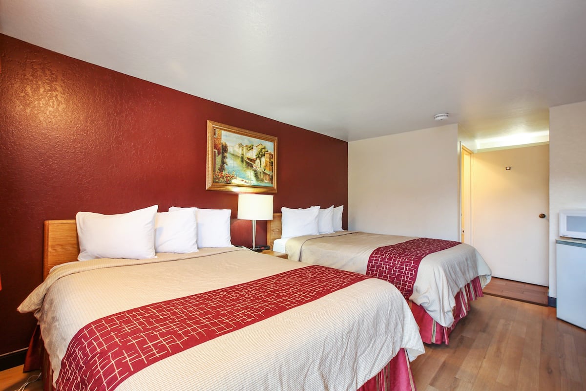 Desk, iron/ironing board, free cots/infant beds, free WiFi