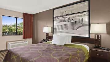 Meja kerja dan tempat tidur bayi (biaya tambahan)