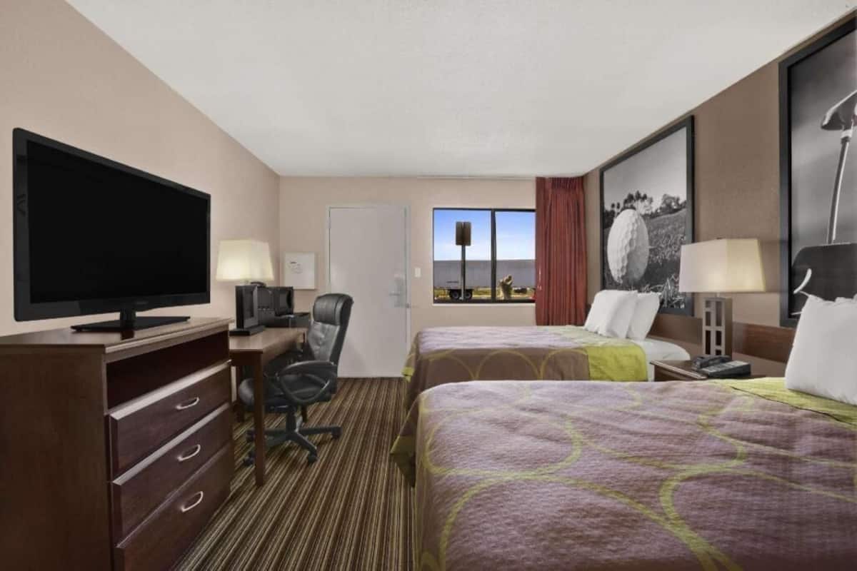 Desk, free WiFi, bed sheets
