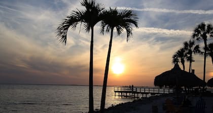 Sailport Waterfront Suites