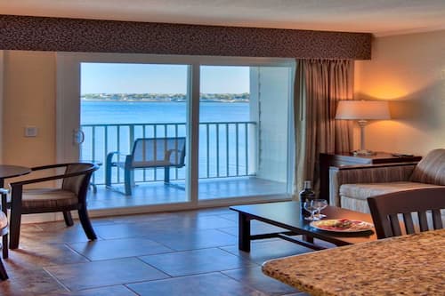 Suite, 1 cama Queen size y sofá cama (One Bedroom Suite Bay View) | Vista desde la habitación