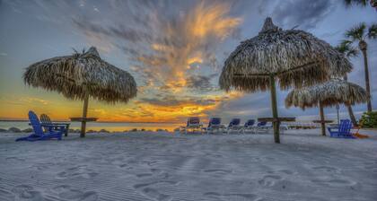 Sailport Waterfront Suites