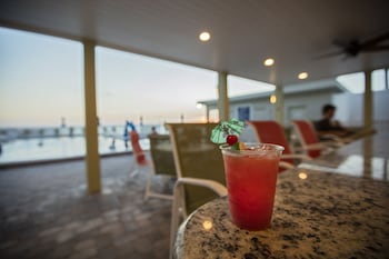 Bar (on property) at Sailport Waterfront Suites