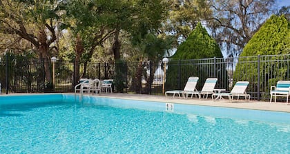La Quinta Inn & Suites by Wyndham Tampa Fairgrounds - Casino