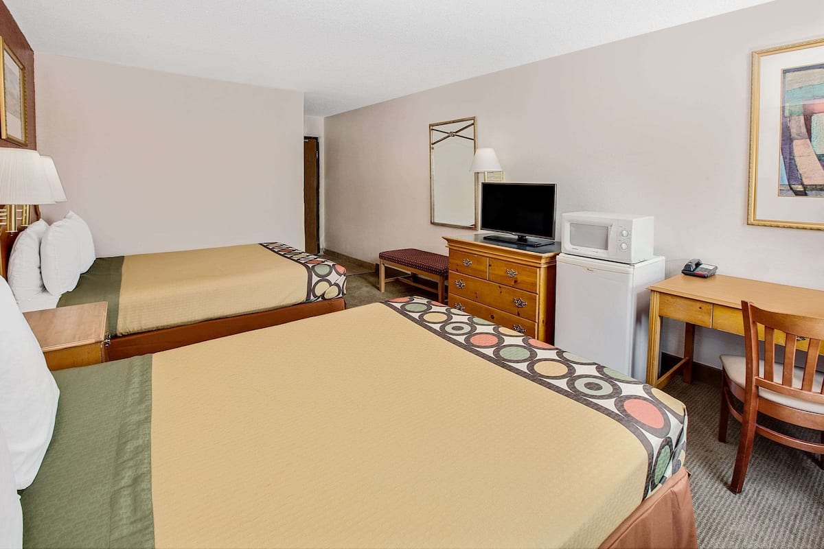 Desk, free WiFi, bed sheets