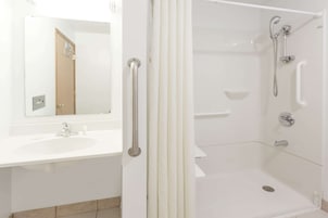 Room, 1 Queen Bed, Accessible, Non Smoking | Bathroom | Free toiletries, hair dryer, towels