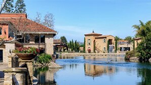 Property grounds - Westlake Village Inn (49594) (Westlake Village)